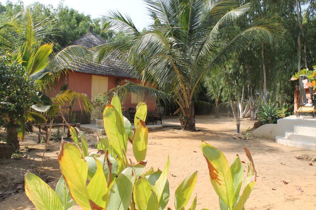 Lampsar Lodge Ndiongo Екстер'єр фото
